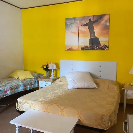Quarto em Acomodações Particulares -pousada Copacabana