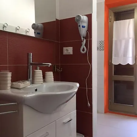 Quarto em Acomodações Particulares -pousada Copacabana A 100 Mt Dalla Spiaggia, Noleggio Bici *
