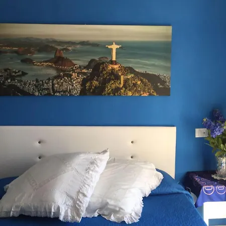 Quarto em Acomodações Particulares -pousada Copacabana A 100 Mt Dalla Spiaggia, Noleggio Bici *