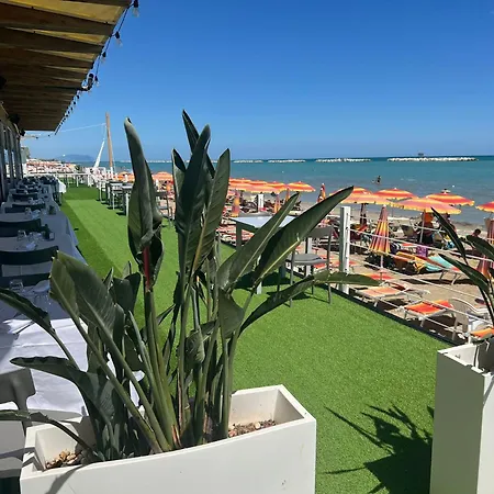 -pousada Copacabana A 100 Mt Dalla Spiaggia, Noleggio Bici Porto SantʼElpidio