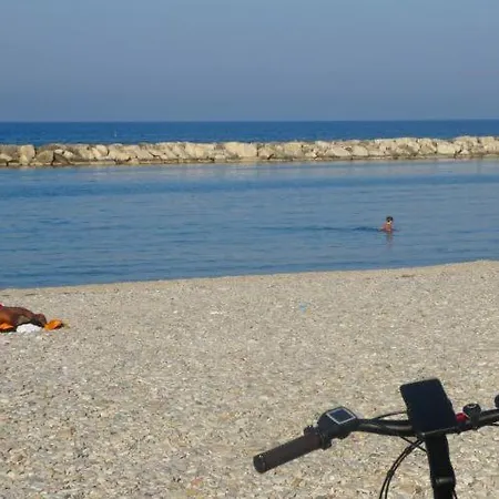 -pousada Copacabana A 100 Mt Dalla Spiaggia, Noleggio Bici Porto SantʼElpidio